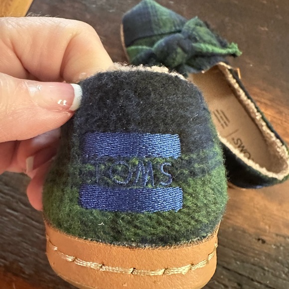 Toms! - Picture 4 of 5